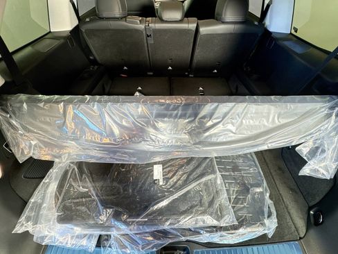 New 2026 Mercedes-Benz GLS 450 4MATIC image 24