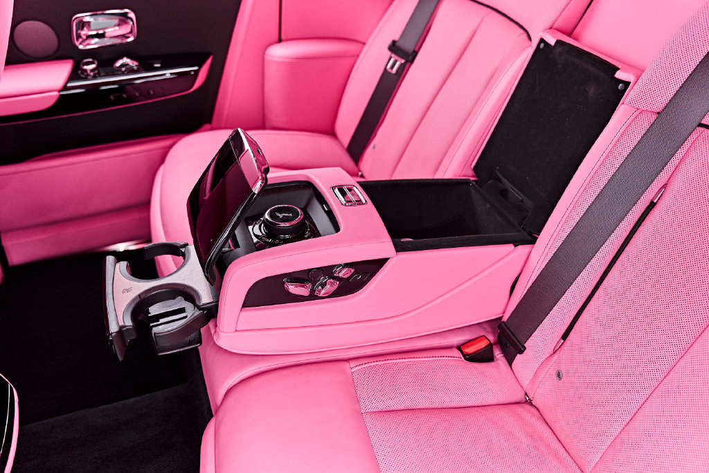 Used 2024 Rolls-Royce Phantom Sedan w/ The Phantom Package RWD image 59
