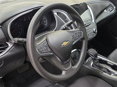 Used 2024 Chevrolet Malibu LT image 16