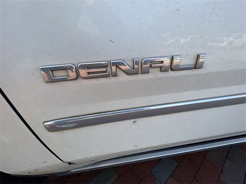 Used 2018 GMC Yukon Denali w/ Denali Ultimate Package image 7