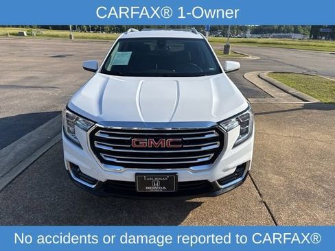 Used 2024 GMC Terrain SLT FWD image 2