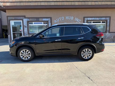 Used 2019 Nissan Rogue SV image 6