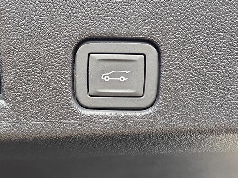 New 2026 Chevrolet Traverse LT w/ Sun and Wheel Package image 14