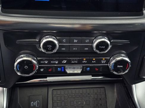 Certified 2024 Ford F150 Platinum w/ Equipment Group 702A High image 25