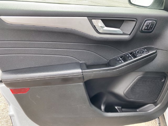 Used 2025 Ford Escape Platinum AWD/4WD image 17