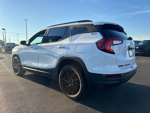 Used 2024 GMC Terrain SLT w/ Infotainment Package II AWD/4WD image 4