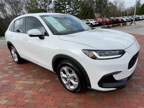 Used 2023 Honda HR-V LX image 3