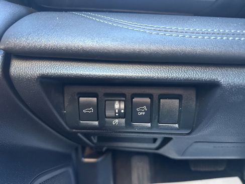 Used 2022 Subaru Outback Limited image 13