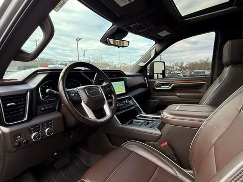 Used 2024 GMC Sierra 3500 Denali w/ Denali Reserve Package image 11