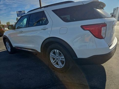 Certified 2023 Ford Explorer XLT image 4