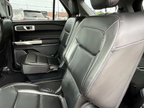 Certified 2022 Ford Explorer XLT w/ Equipment Group 202A RWD image 27