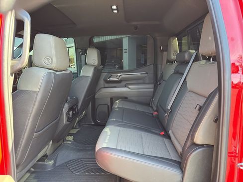 Used 2023 Chevrolet Silverado 1500 ZR2 image 34