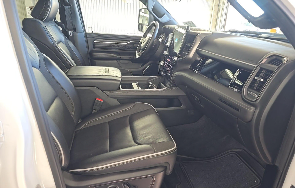 Used 2026 RAM 1500 Limited AWD/4WD image 3