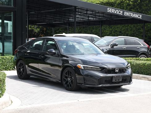 Used 2025 Honda Civic Sport image 2