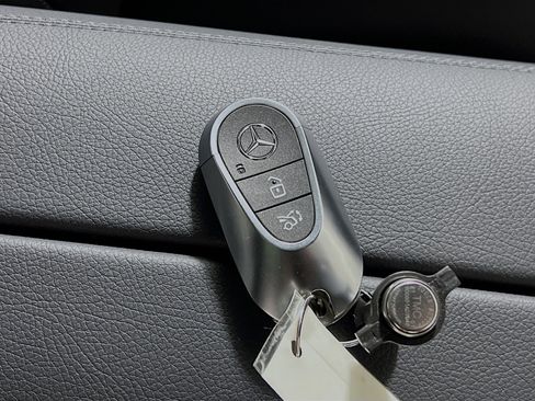 Used 2025 Mercedes-Benz CLE 300 4MATIC Coupe image 35