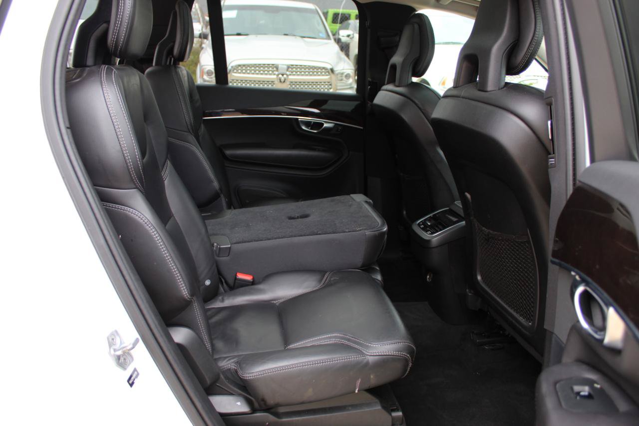Used 2017 Volvo XC90 T6 Momentum AWD/4WD image 19