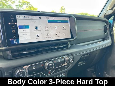 Used 2025 Jeep Wrangler Unlimited Rubicon AWD/4WD image 12