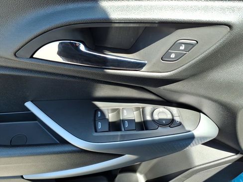 New 2026 Chevrolet Trax RS w/ Sunroof Package FWD image 13