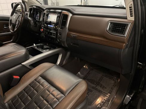 Used 2017 Nissan Titan Platinum Reserve AWD/4WD image 23