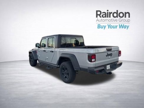 Used 2023 Jeep Gladiator Sport AWD/4WD image 5