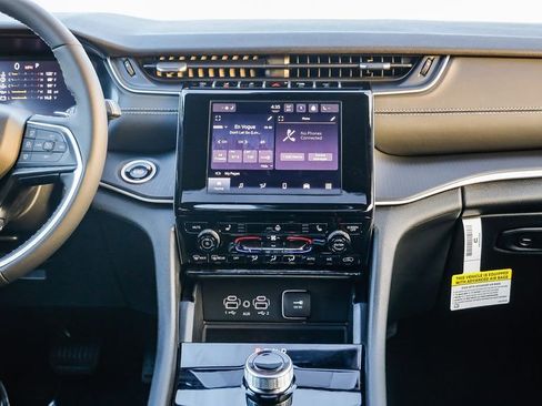 New 2025 Jeep Grand Cherokee Laredo X w/ Luxury Tech Group I image 14