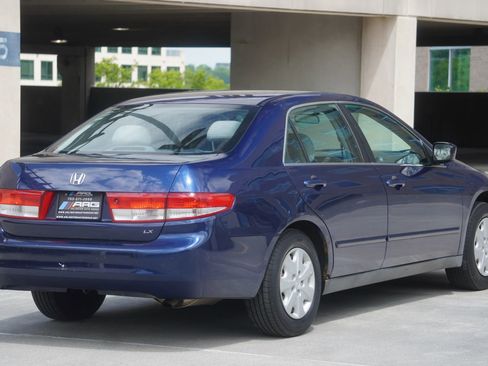 Used 2004 Honda Accord LX image 11