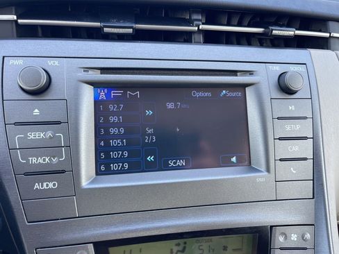 Used 2014 Toyota Prius Two image 11