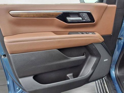 New 2026 Chevrolet Suburban High Country AWD/4WD image 14