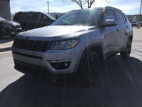 Used 2019 Jeep Compass Altitude AWD/4WD image 2