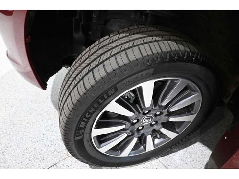 Used 2017 Toyota Sienna XLE FWD image 11