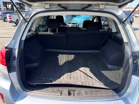 Used 2013 Subaru Outback 2.5i Premium w/ All-Weather Pkg AWD/4WD image 17