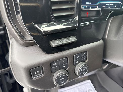 Used 2024 Chevrolet Silverado 2500 ZR2 w/ Technology Package AWD/4WD image 16