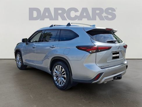 Used 2024 Toyota Highlander Platinum AWD/4WD image 4