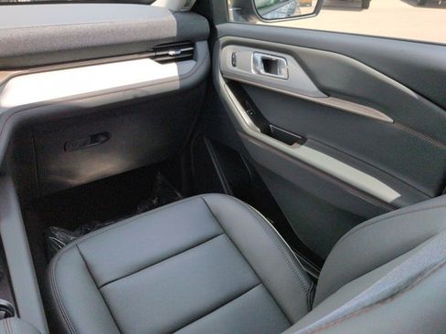 New 2026 Ford Explorer Active w/ Active Comfort Package RWD image 19