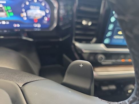 Used 2025 Chevrolet Silverado 1500 LT image 35