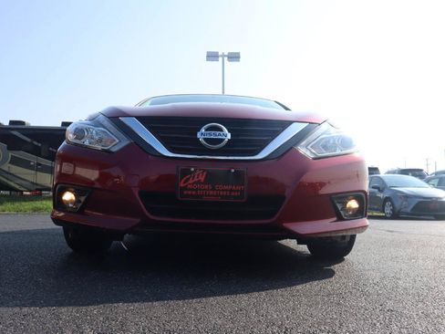 Used 2016 Nissan Altima 2.5 SL w/ Moonroof Package FWD image 5