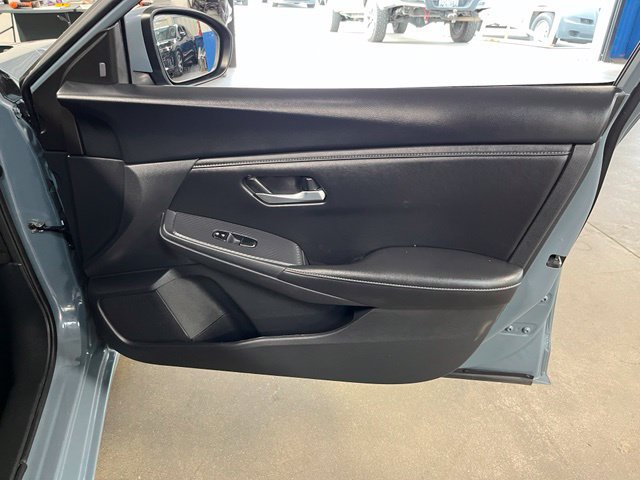 Used 2024 Nissan Sentra SV FWD image 13