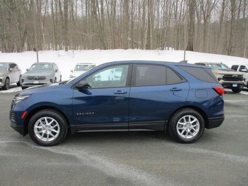 Certified 2022 Chevrolet Equinox LS w/ LS Convenience Package image 8