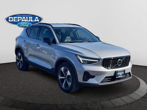 Used 2024 Volvo XC40 B5 Plus w/ Protection Package Premier AWD/4WD image 9