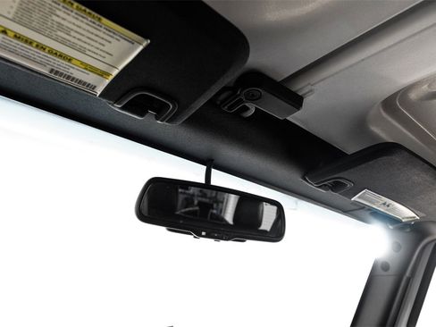 Used 2017 Jeep Wrangler Sahara image 21