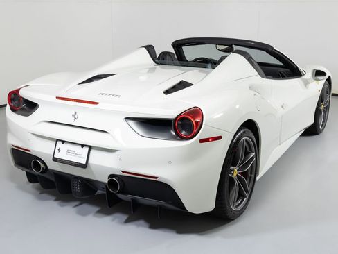Used 2016 Ferrari 488 Spider image 2