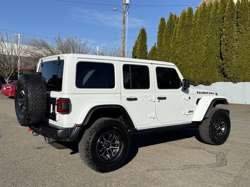 Used 2024 Jeep Wrangler Unlimited Rubicon image 9