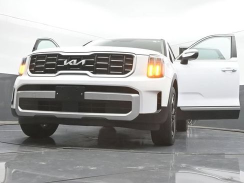 Used 2025 Kia Telluride S FWD image 52