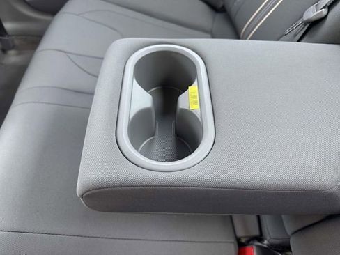 Used 2025 Hyundai Elantra SEL image 15