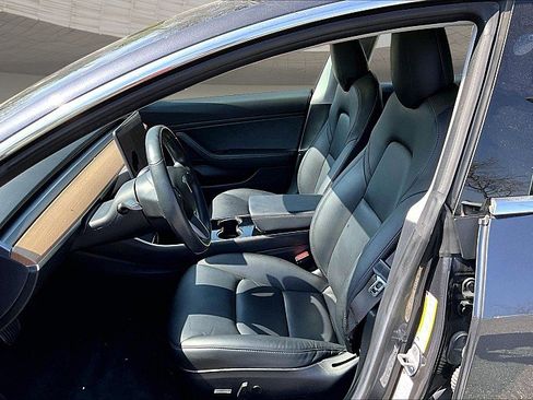 Used 2018 Tesla Model 3 Long Range image 48