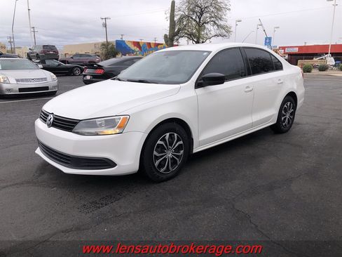 Used 2013 Volkswagen Jetta S image 4