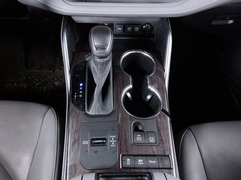 Used 2020 Toyota Highlander Limited Platinum image 10