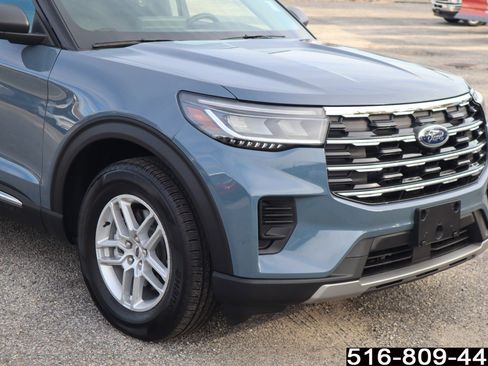 Used 2025 Ford Explorer Active image 4