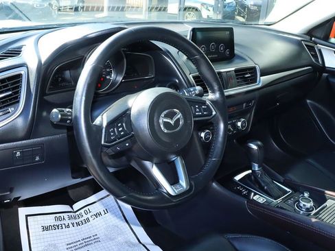 Used 2018 MAZDA MAZDA3 Touring image 38
