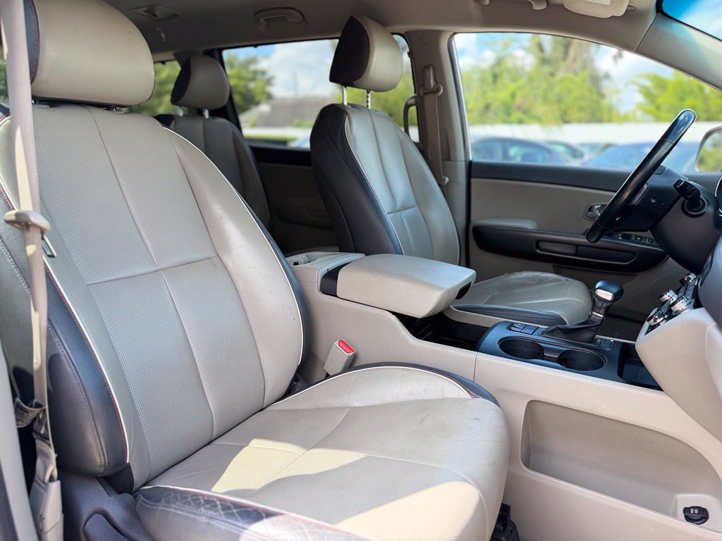Used 2017 Kia Sedona LX w/ LX Essentials Premium Package FWD image 18